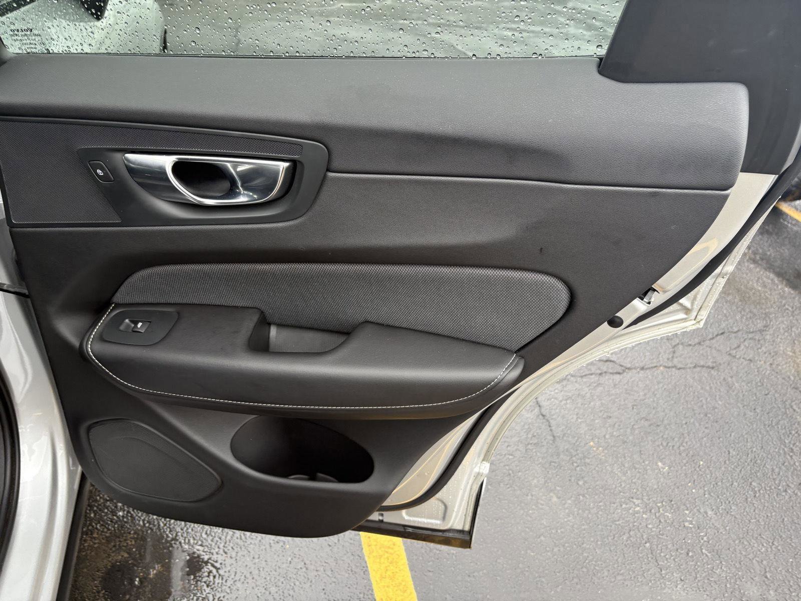 Used 2021 Volvo XC60 T5 R-Design w/ Advanced Package image 17