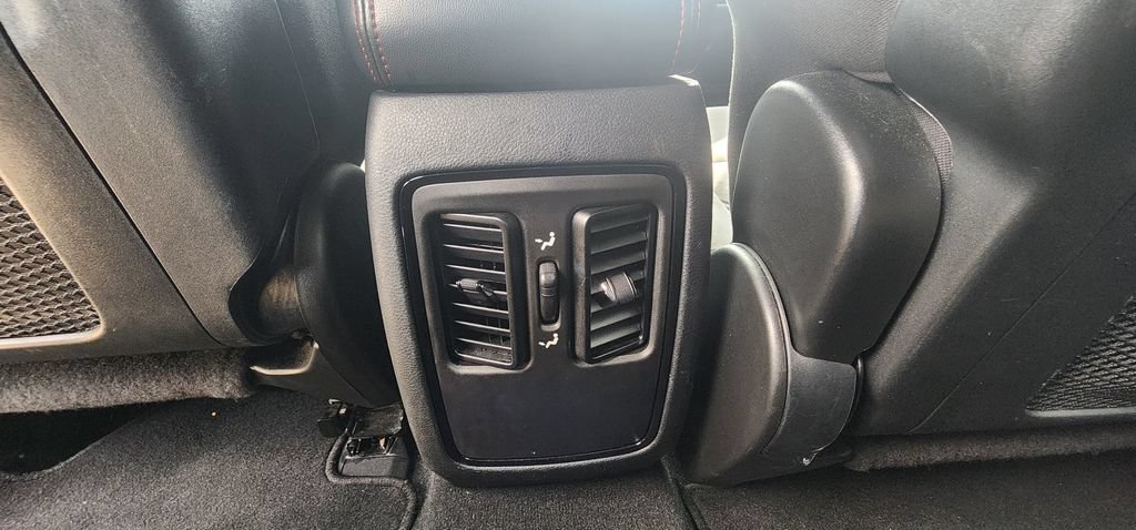 Used 2025 Dodge Durango GT AWD/4WD image 17