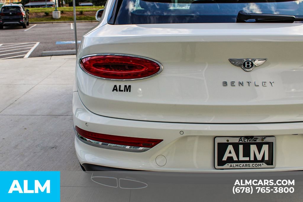 Used 2023 Bentley Bentayga image 13