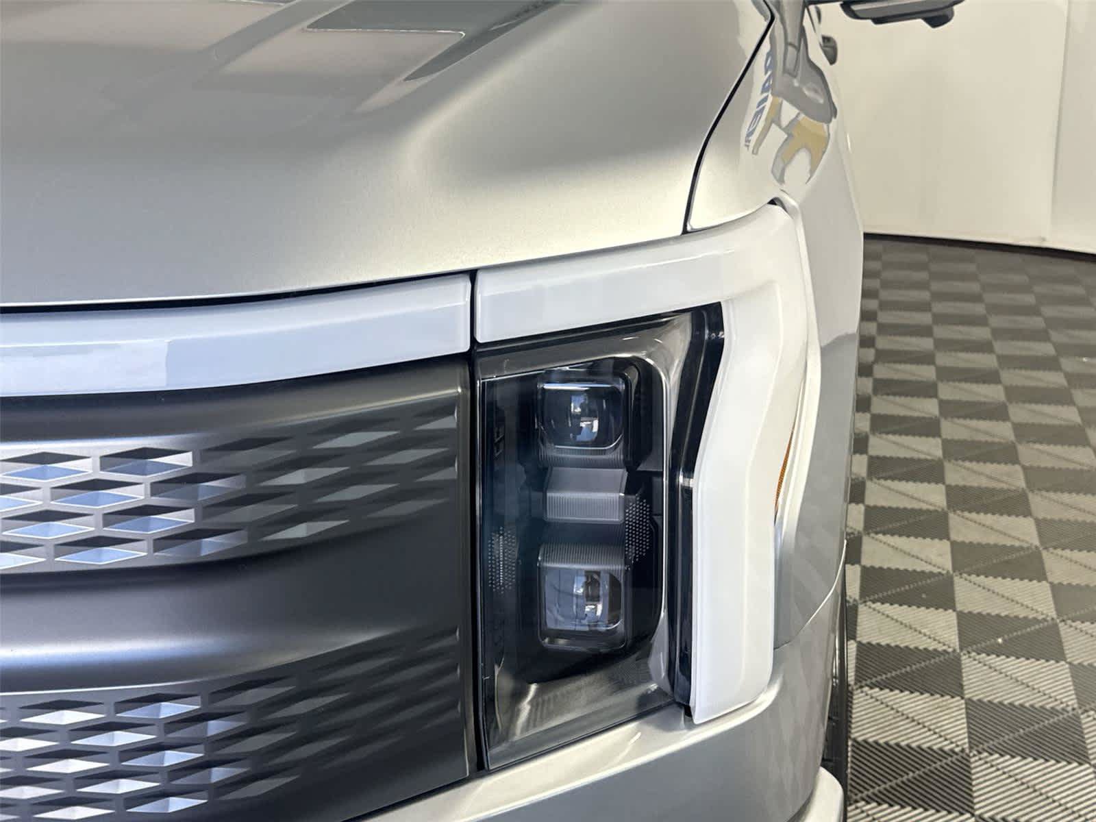 Used 2023 Ford F150 Lightning XLT AWD/4WD image 9