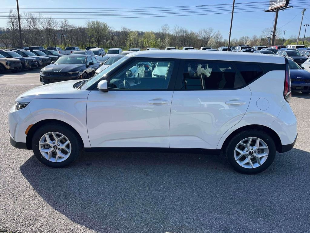 Certified 2025 Kia Soul LX w/ LX Technology Package image 29