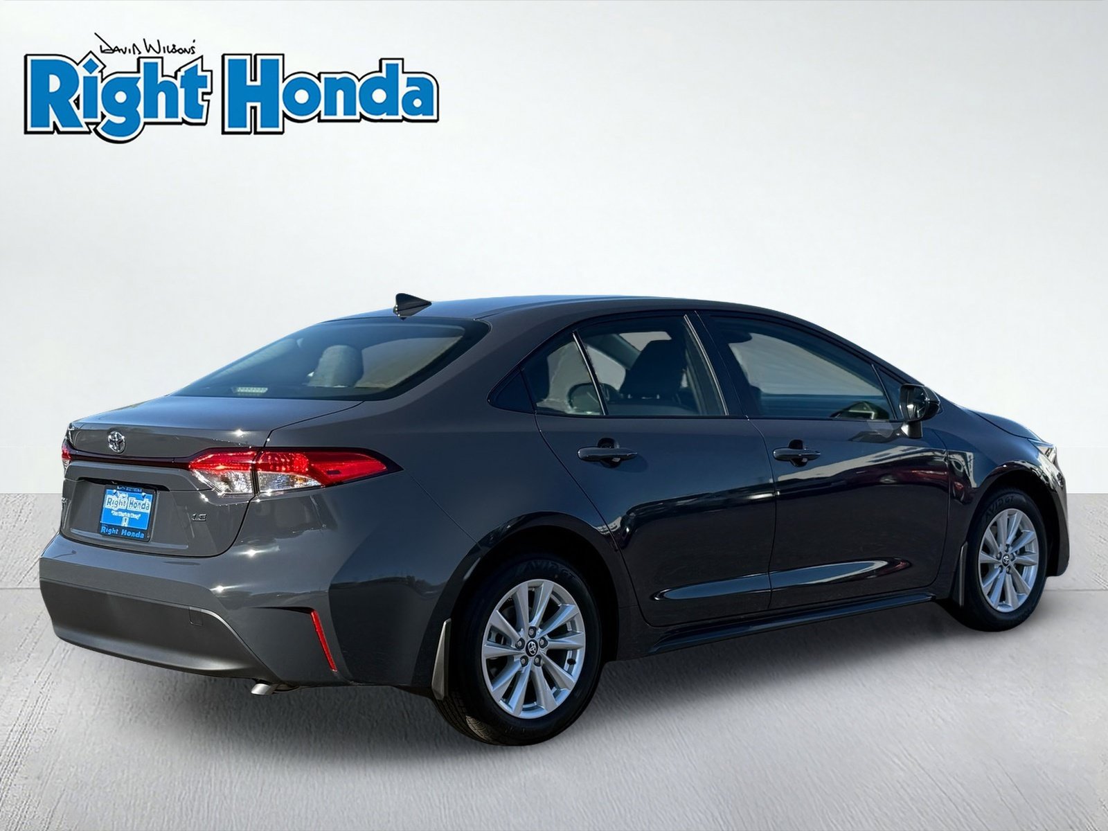 Used 2027 Toyota Corolla LE w/ LE Premium Package FWD image 8