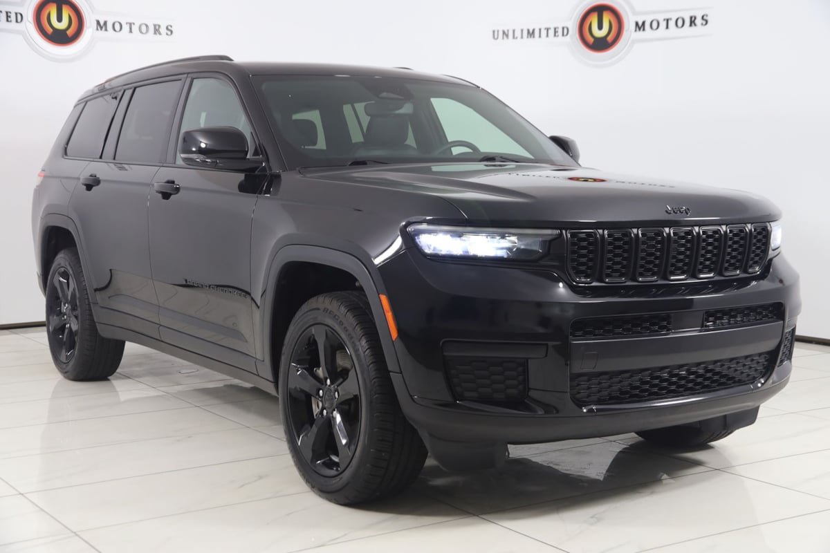Used 2024 Jeep Grand Cherokee L Altitude AWD/4WD image 19