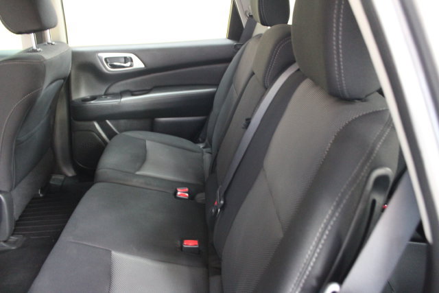 Used 2020 Nissan Pathfinder SV AWD/4WD image 9