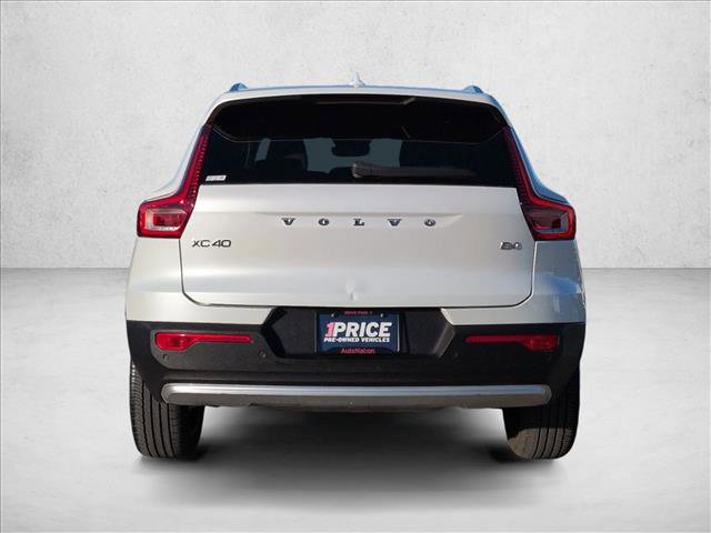 Used 2023 Volvo XC40 B4 Plus w/ Driver Assist Package image 7