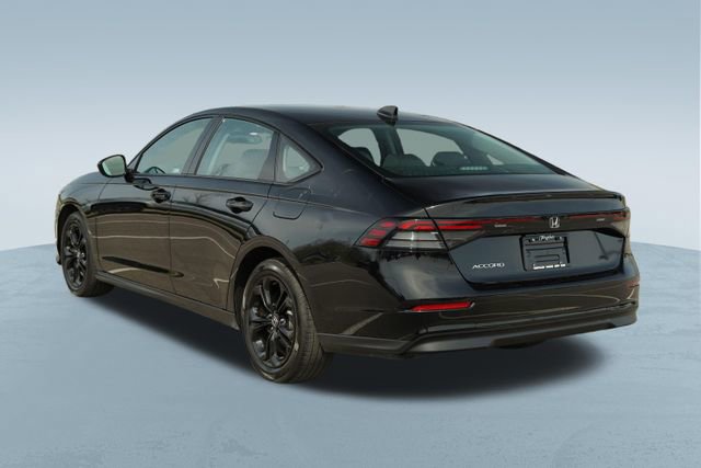 Used 2025 Honda Accord SE image 6