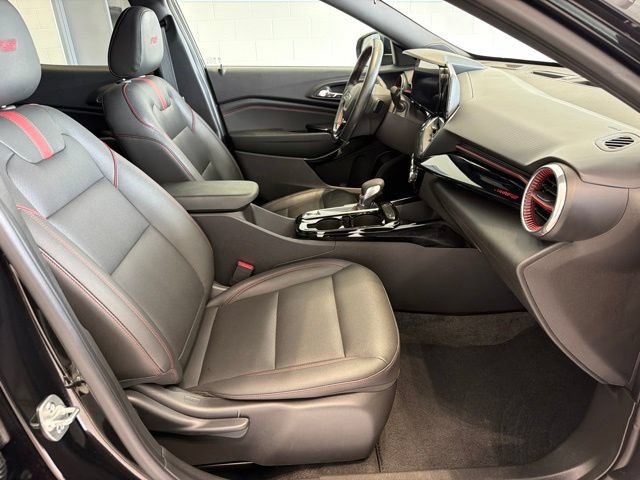 Certified 2025 Chevrolet Trax RS w/ Driver Confidence Package FWD image 10
