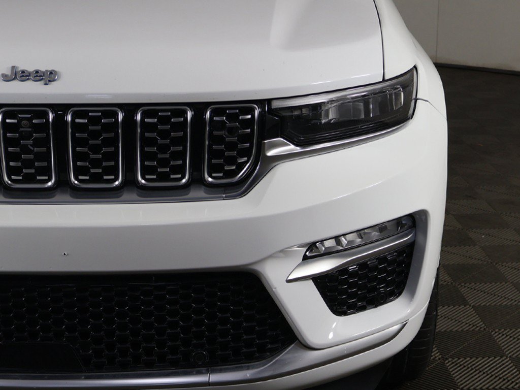 Used 2022 Jeep Grand Cherokee Summit AWD/4WD image 17
