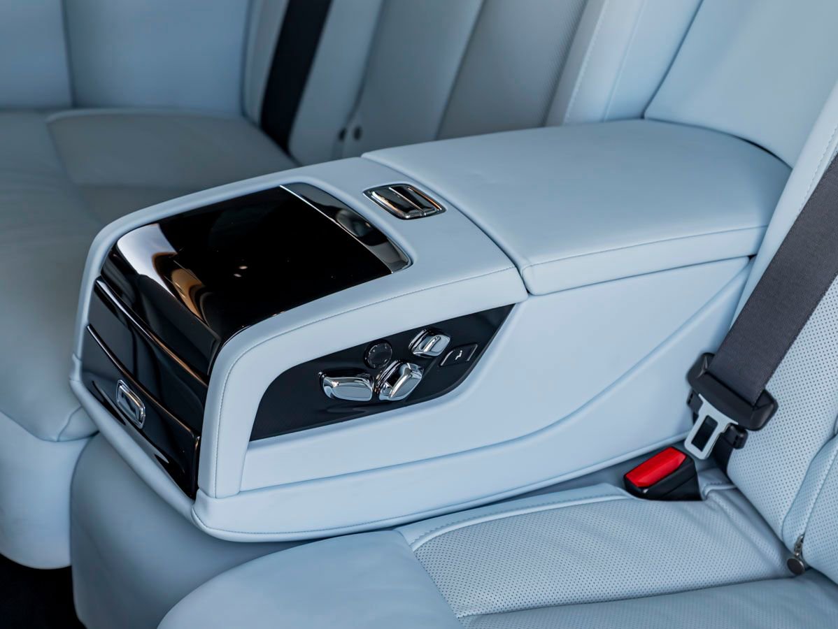 Used 2023 Rolls-Royce Phantom Sedan w/ The Phantom Package RWD image 19