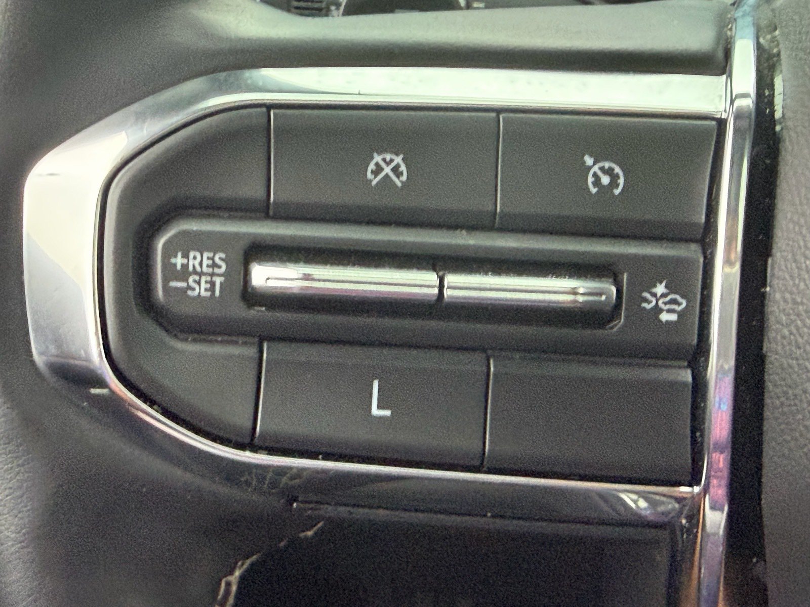 Used 2024 GMC Acadia Denali FWD image 34