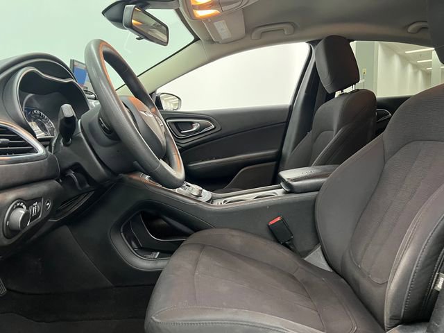 Used 2015 Chrysler 200 Limited FWD image 12