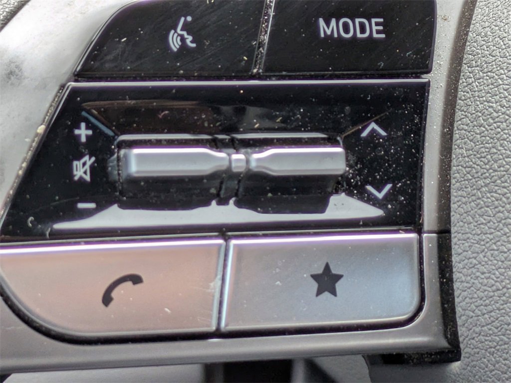 Used 2024 Hyundai Elantra SEL image 27