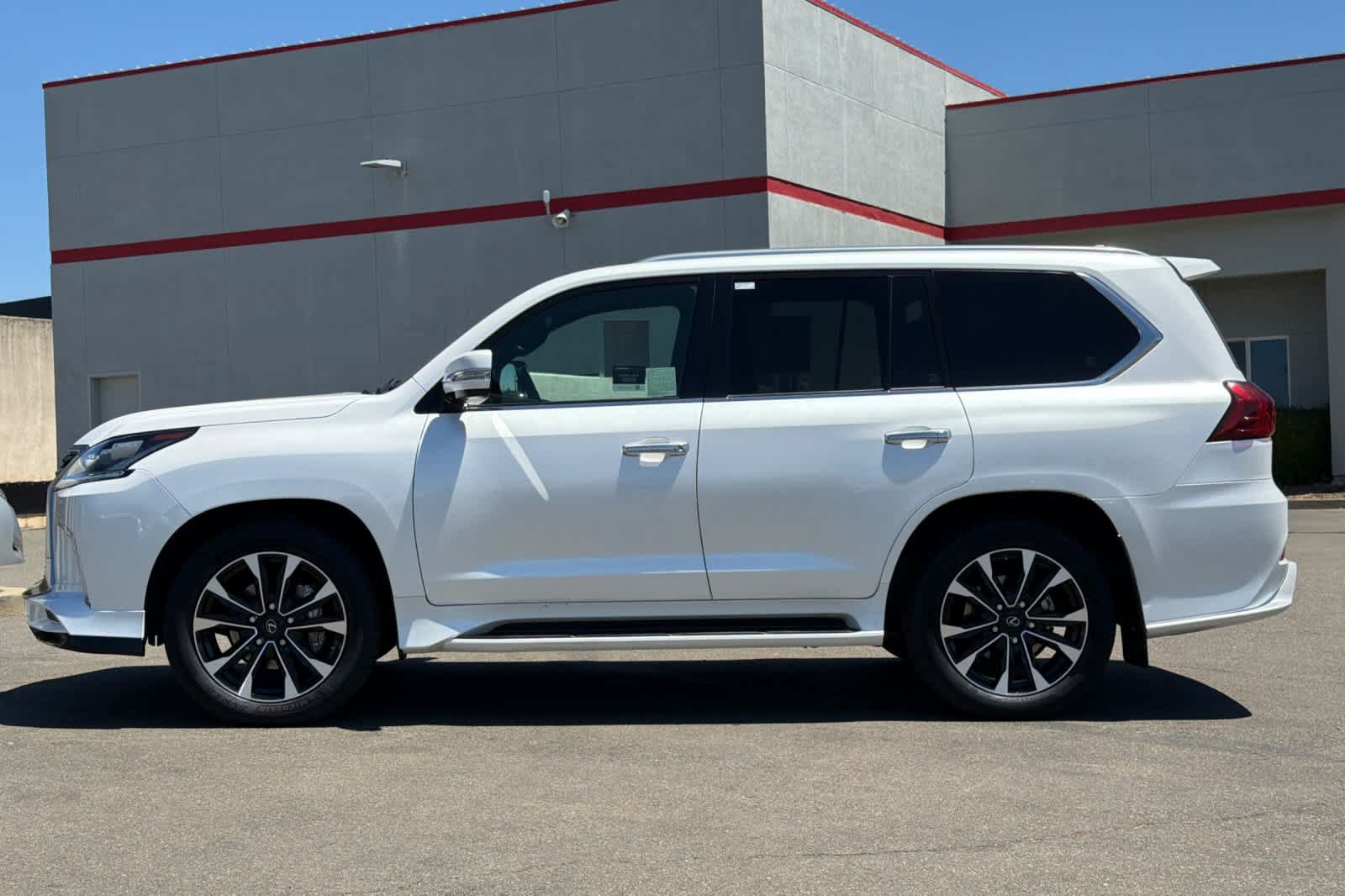Certified 2021 Lexus LX 570 4WD w/ Sport Package image 9