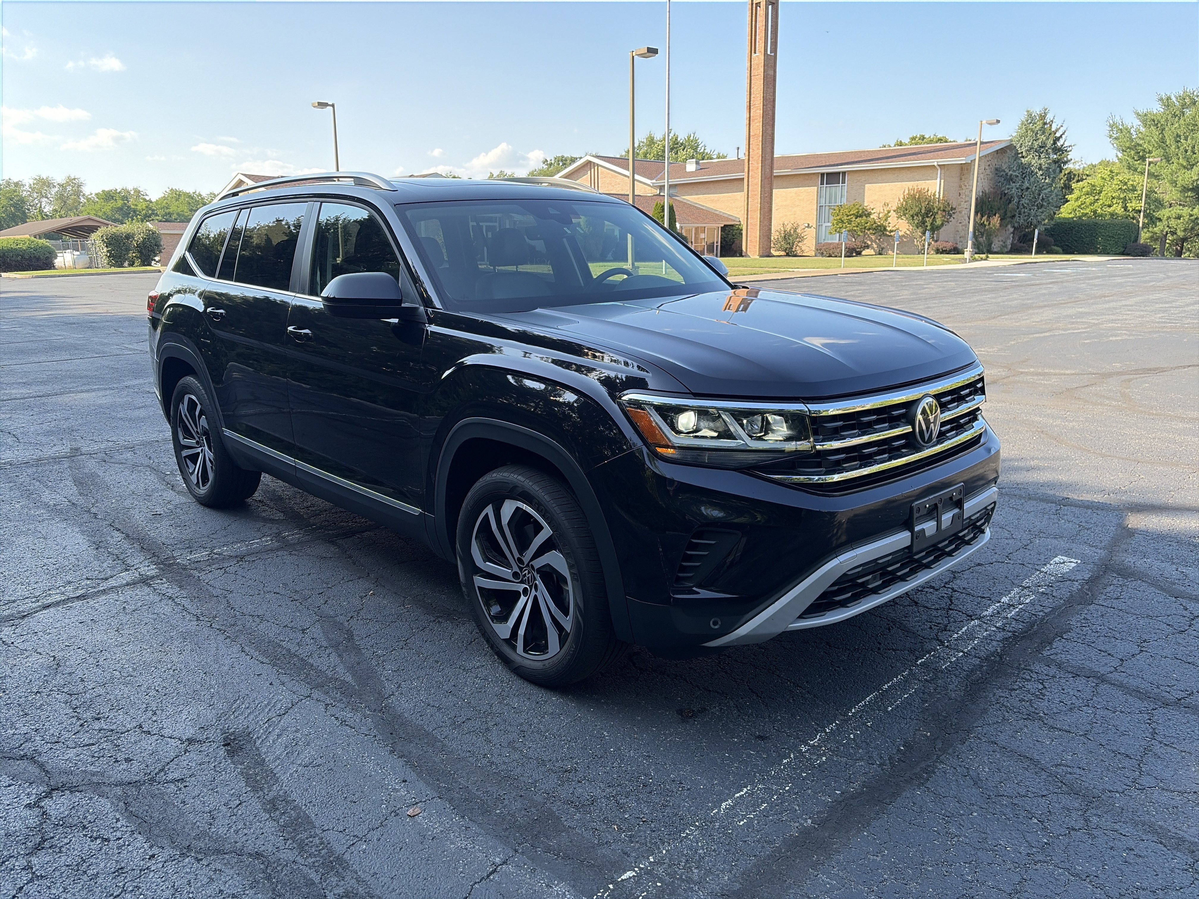 Used 2022 Volkswagen Atlas SEL AWD/4WD image 3