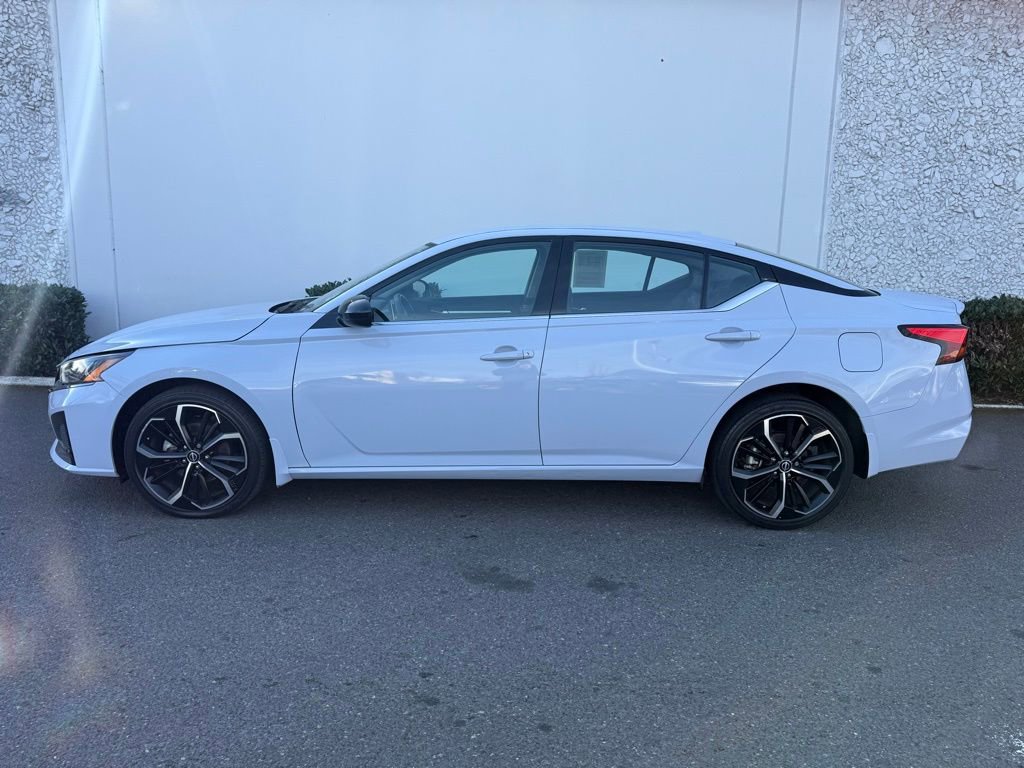 Used 2023 Nissan Altima 2.5 SR image 10