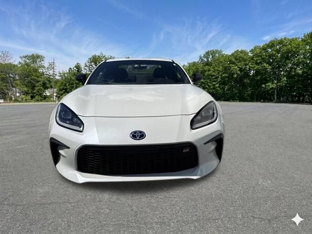 Used 2022 Toyota GR86 Premium w/ ALL Weather Mat Package (TMS) RWD image 2