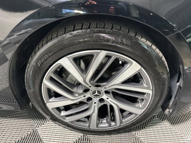 Used 2025 Mercedes-Benz E 350 4MATIC Sedan image 9