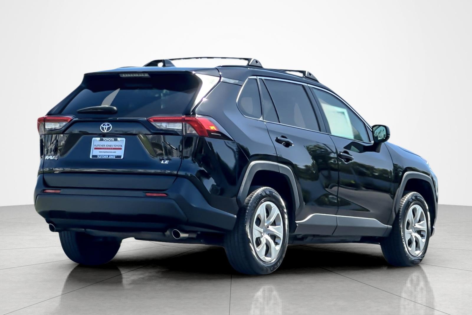 Certified 2021 Toyota RAV4 LE w/ Carpet Mat Package (TMS) FWD image 5