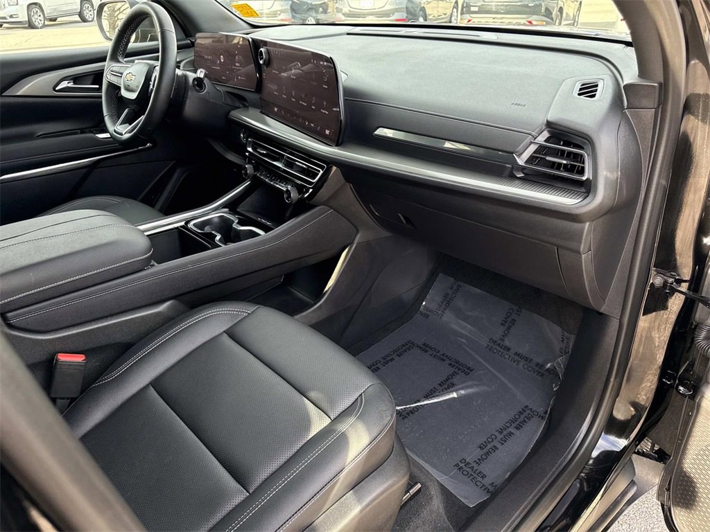 Used 2026 Chevrolet Traverse LT image 27