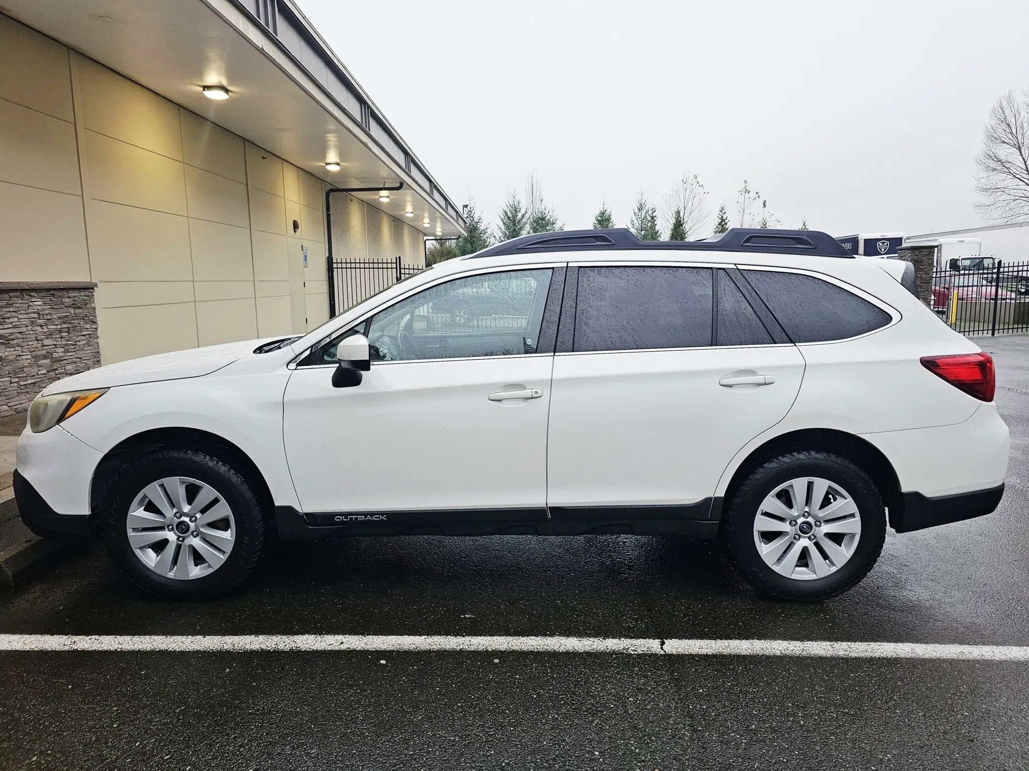 Used 2015 Subaru Outback 2.5i Premium image 2