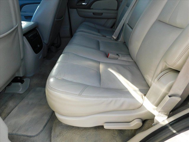 Used 2011 Chevrolet Tahoe LT w/ Luxury Package AWD/4WD image 25