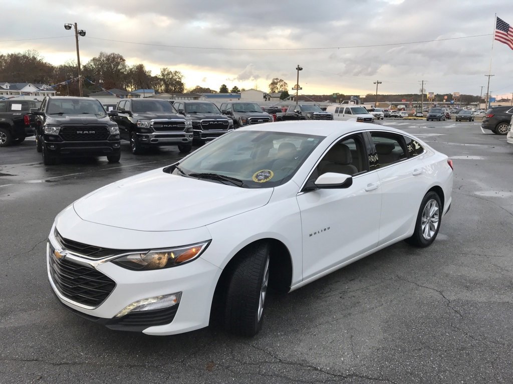 Used 2022 Chevrolet Malibu LT image 2