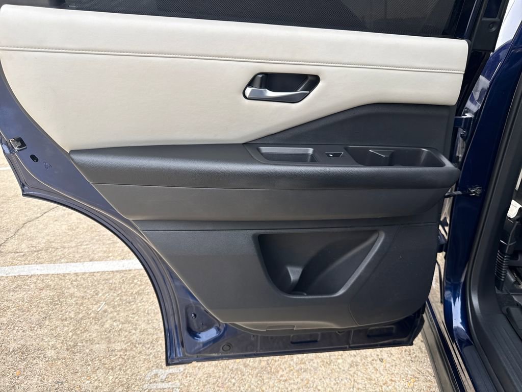 Used 2022 Nissan Pathfinder SL w/ SL Premium Package image 27