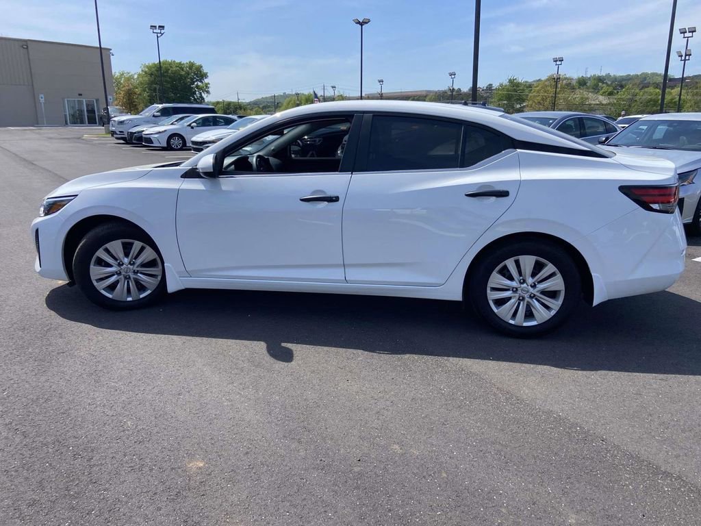 Used 2025 Nissan Sentra S image 6