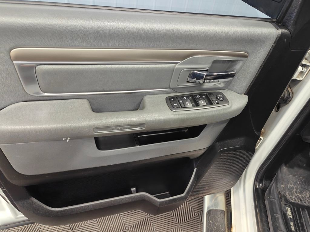 Used 2013 RAM 1500 Classic SLT w/ Remote Start & Security Group AWD/4WD image 42