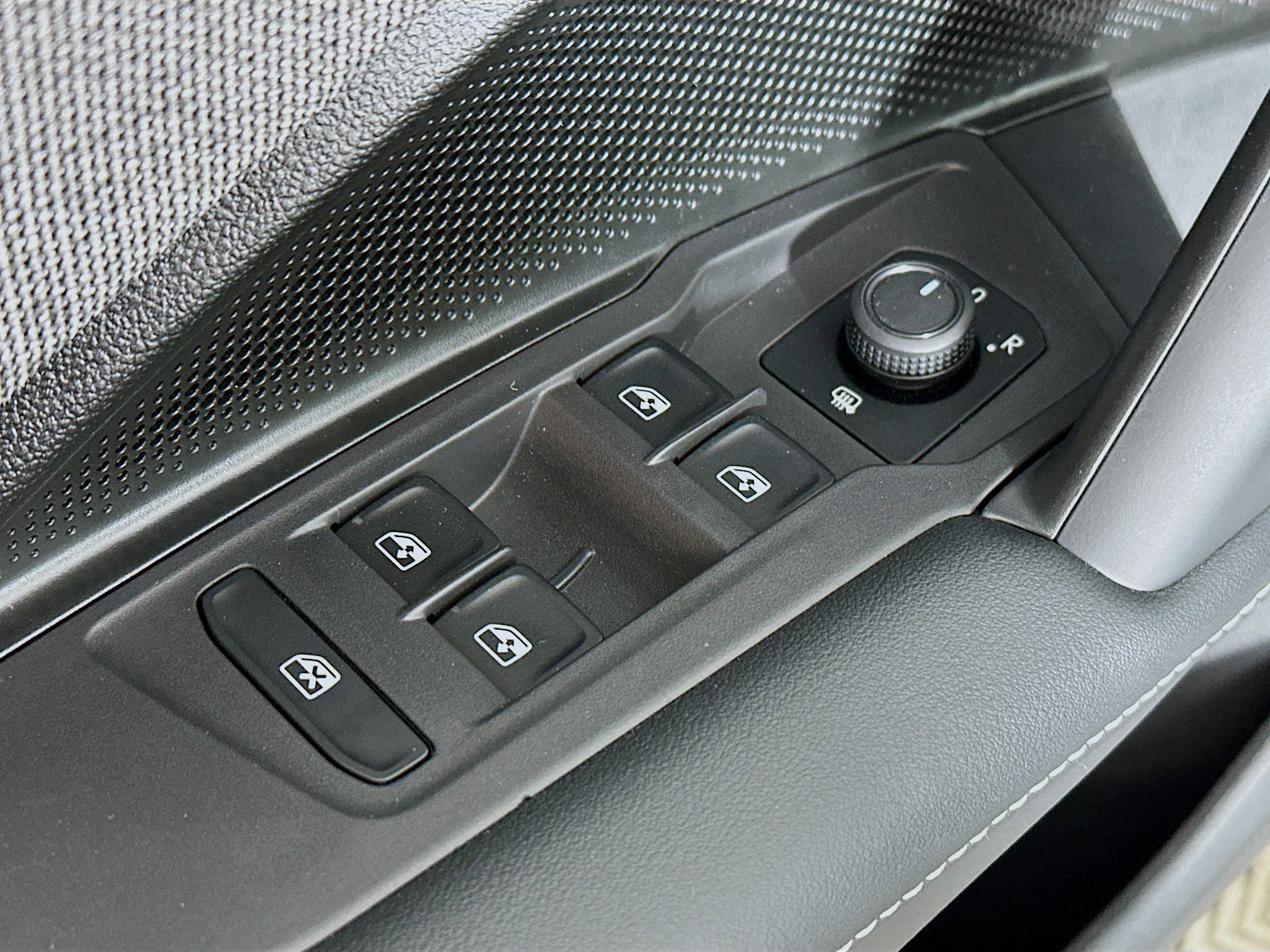 New 2025 Volkswagen Tiguan S image 17