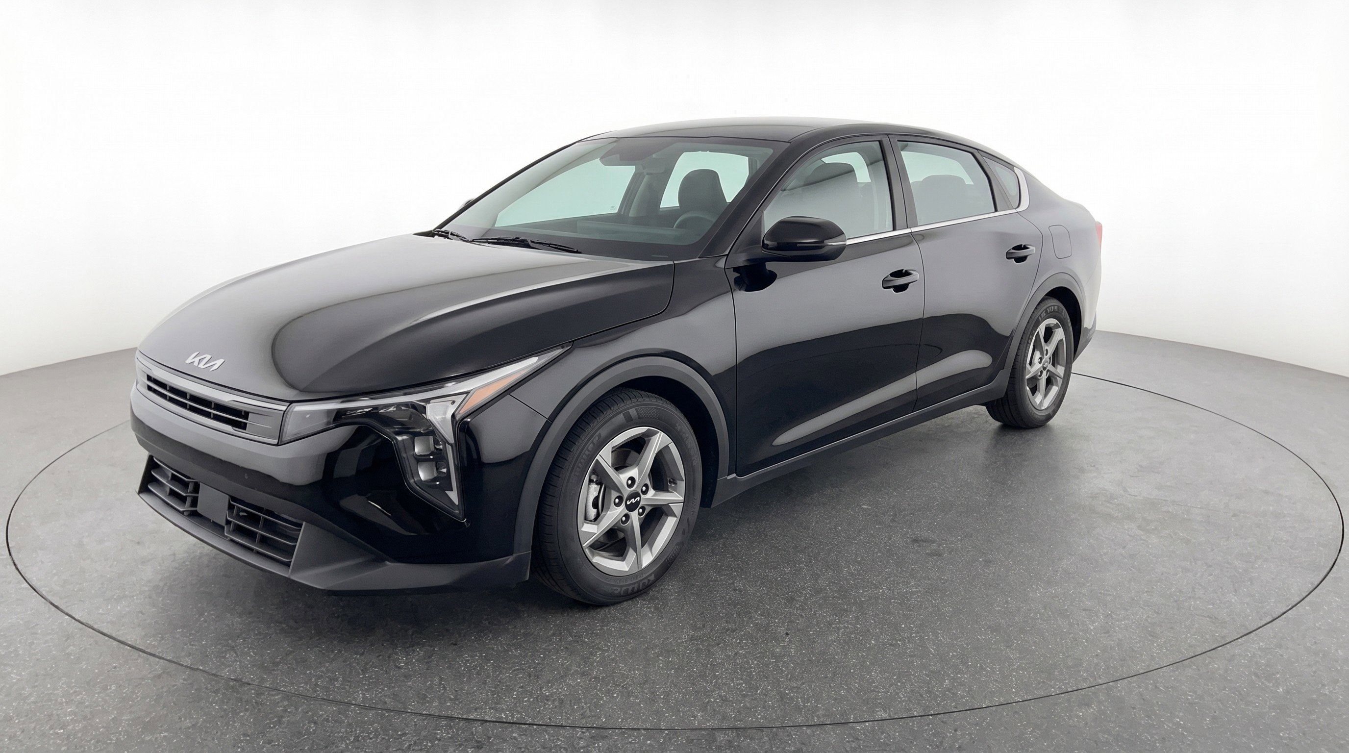 Used 2025 Kia K4 LXS image 3