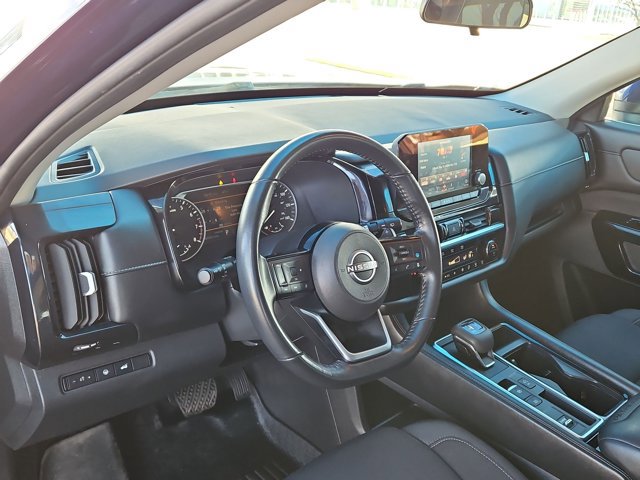 Used 2022 Nissan Pathfinder SV w/ SV Premium Package image 7