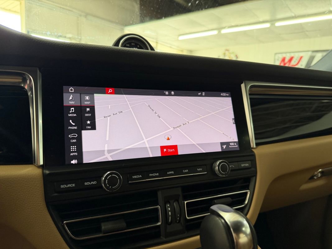 Used 2019 Porsche Macan S AWD/4WD image 26