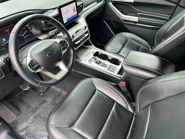 Used 2022 Ford Explorer XLT w/ Equipment Group 202A RWD image 10