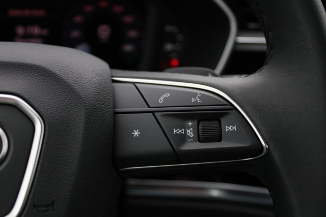 New 2025 Audi Q3 2.0T Premium image 13