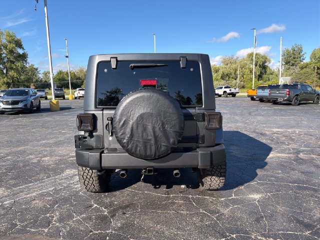 Used 2018 Jeep Wrangler Unlimited Sahara AWD/4WD image 6