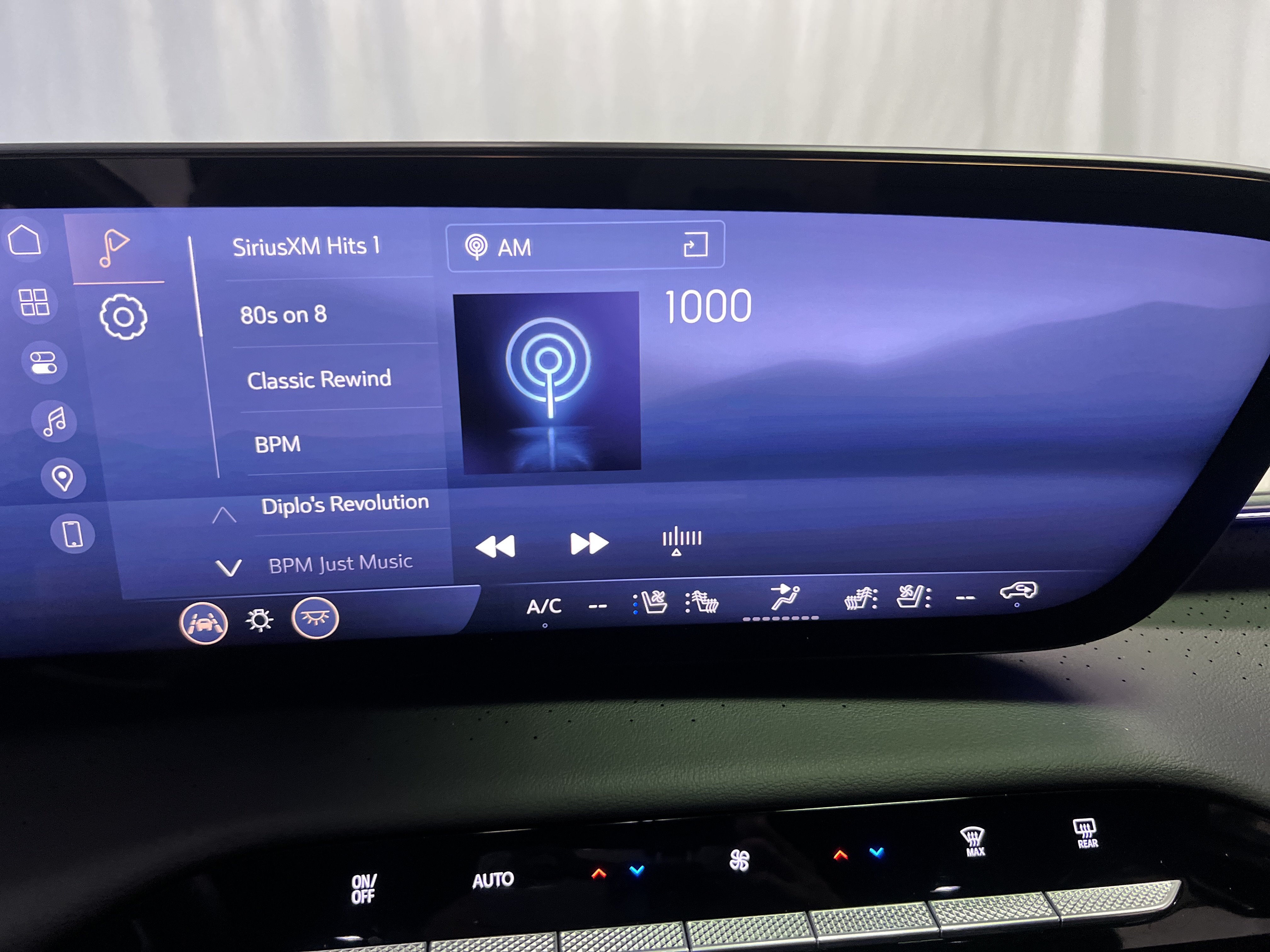 Certified 2026 Buick Enclave Avenir w/ Super Cruise Package AWD/4WD image 20