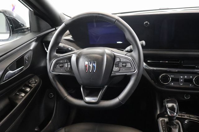 Used 2025 Buick Envista Sport Touring w/ Convenience I Package FWD image 18
