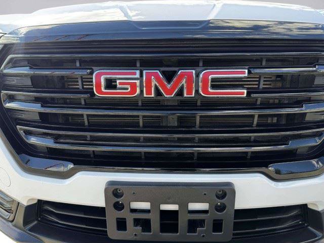Used 2023 GMC Terrain SLE w/ Driver Convenience Package FWD image 15