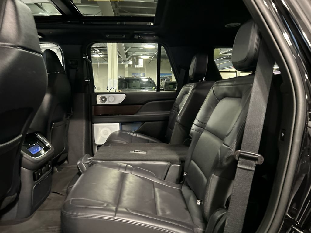 Certified 2023 Lincoln Navigator Reserve AWD/4WD image 24