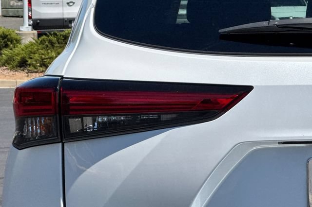 Used 2023 Toyota Highlander XLE FWD image 48