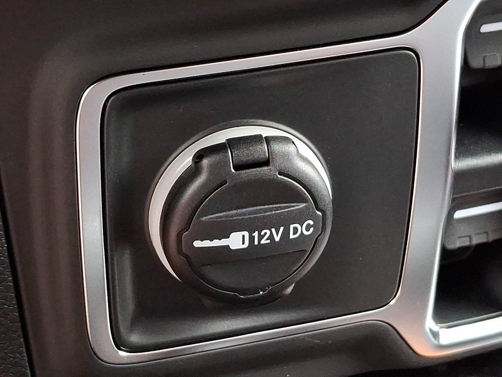 New 2026 Jeep Wrangler Unlimited Sahara AWD/4WD image 16