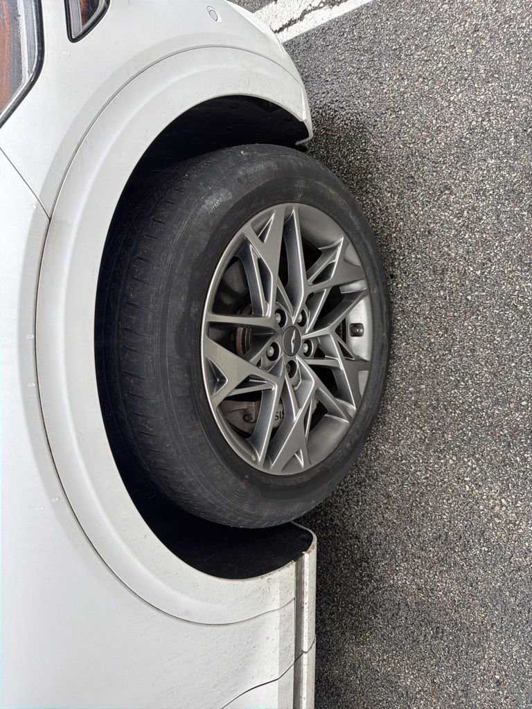 Certified 2023 Genesis GV70 2.5T w/ Advanced Package image 6