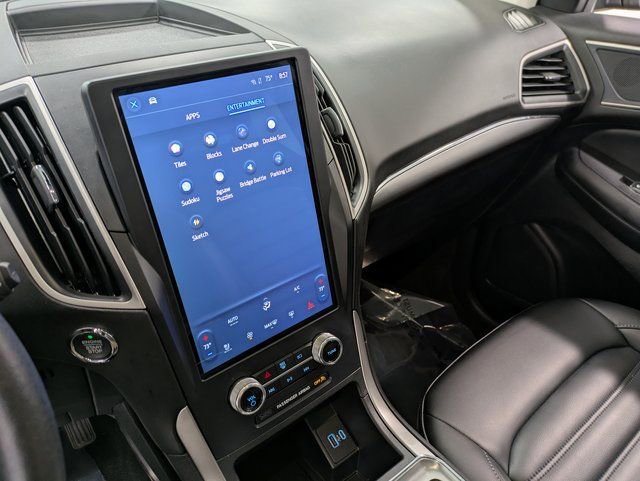 Used 2022 Ford Edge SEL w/ Convenience Package image 11
