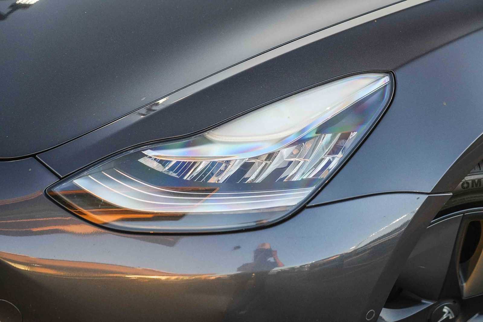 Used 2018 Tesla Model 3 Long Range RWD image 2