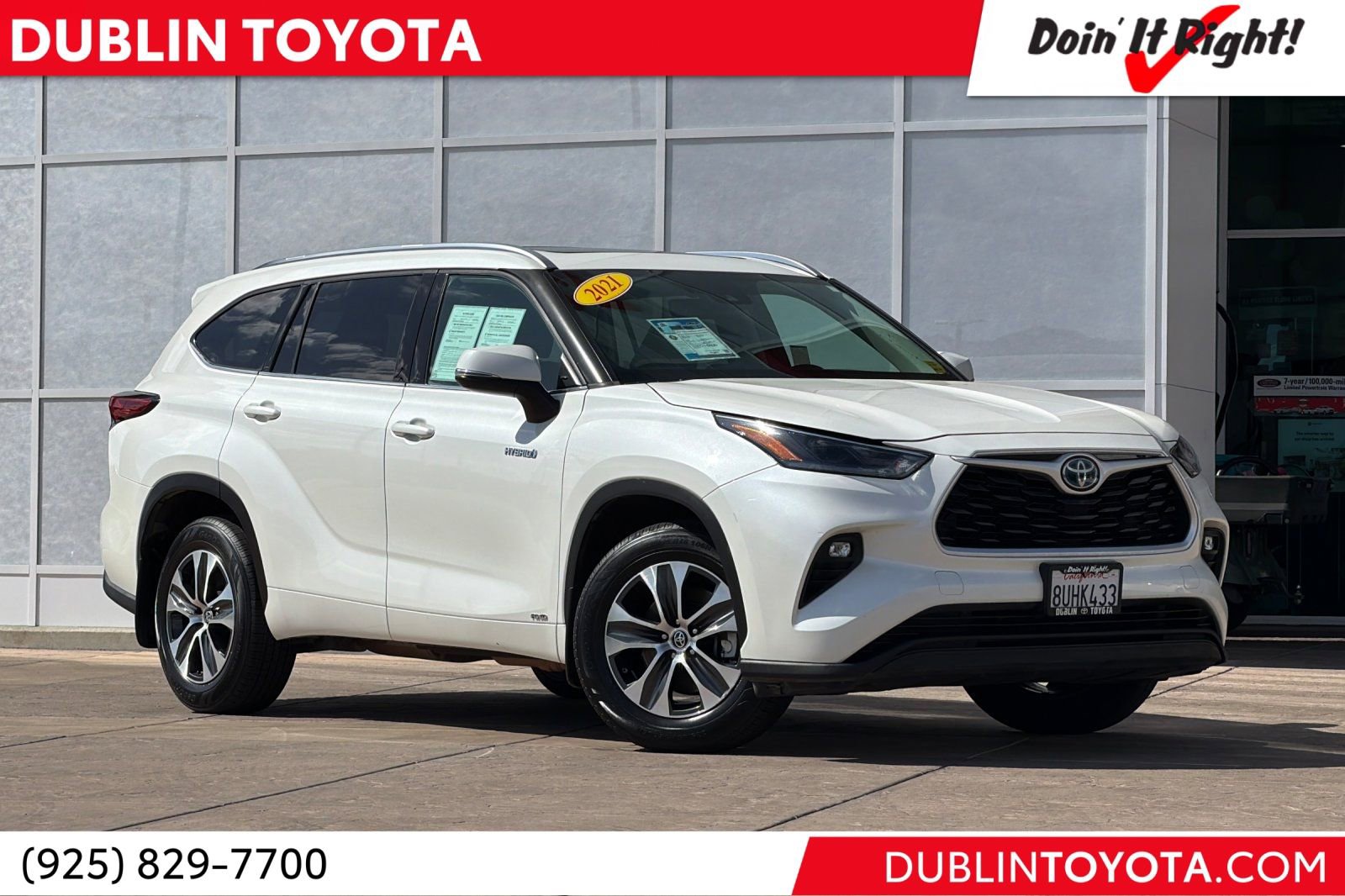 Used 2021 Toyota Highlander XLE AWD/4WD image 1