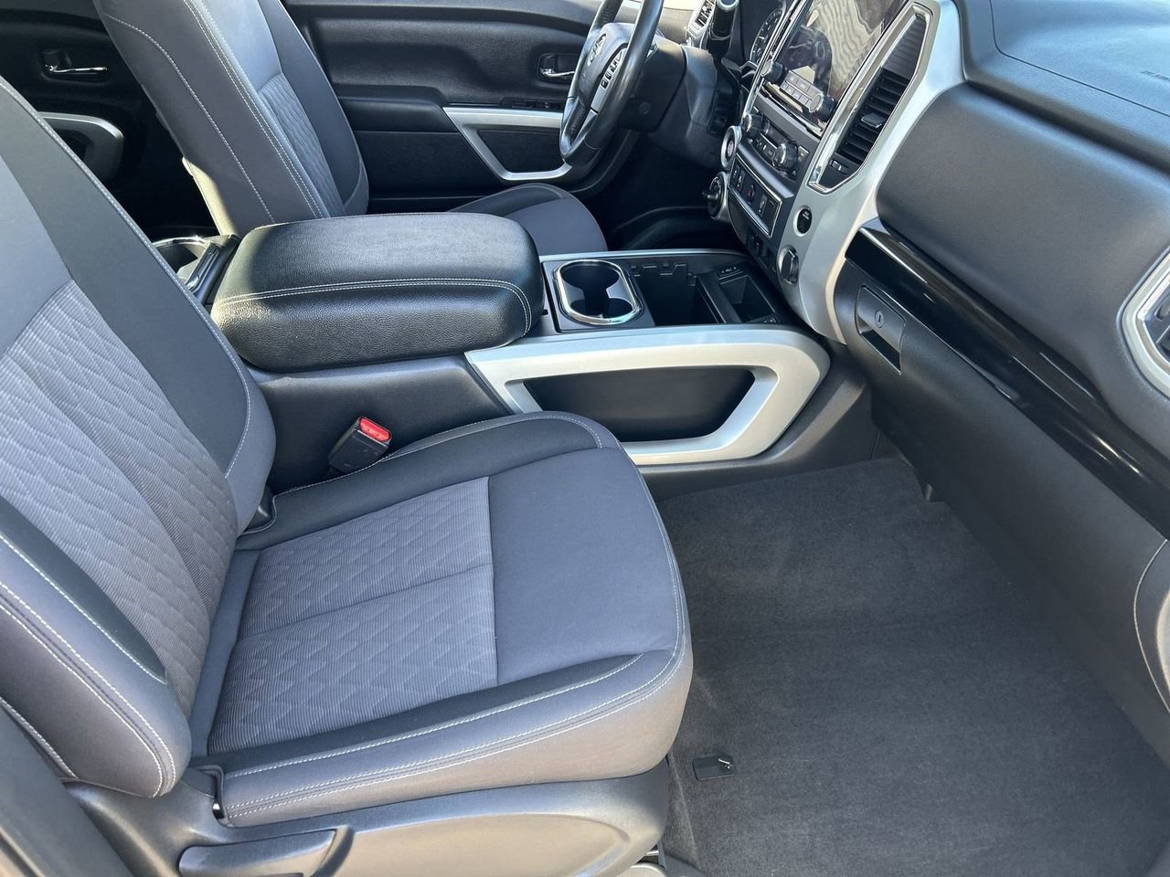 Used 2021 Nissan Titan SV w/ SV Convenience Package AWD/4WD image 9