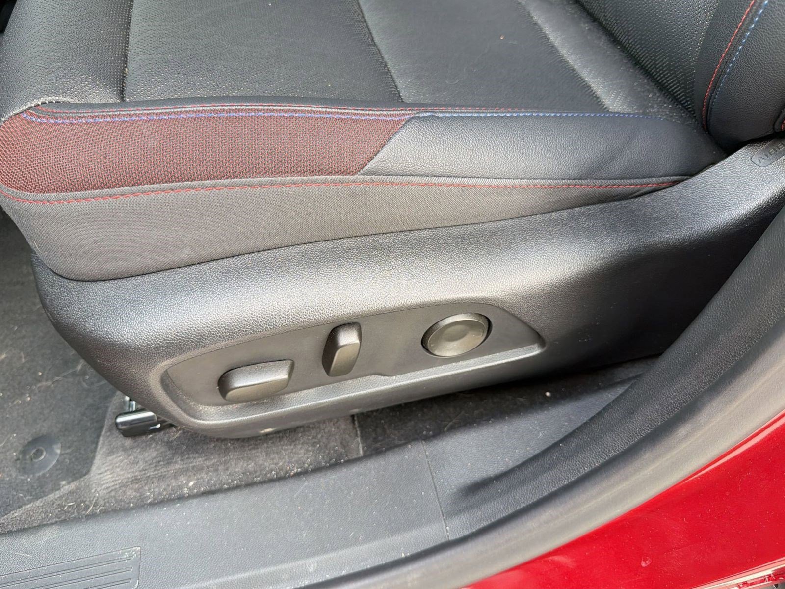 Used 2025 Chevrolet Equinox RS w/ Safety and Technology Package image 15