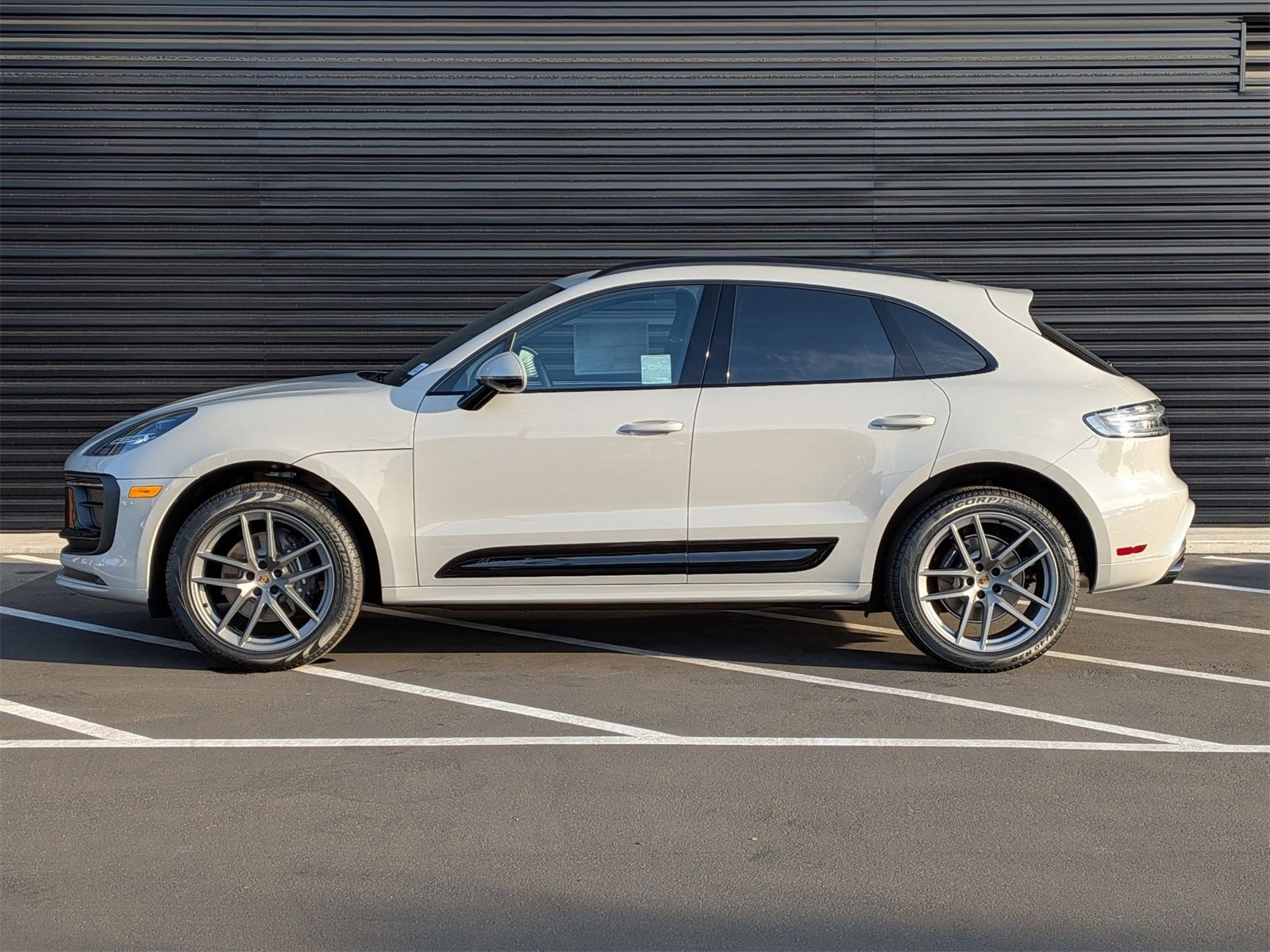 New 2025 Porsche Macan image 2