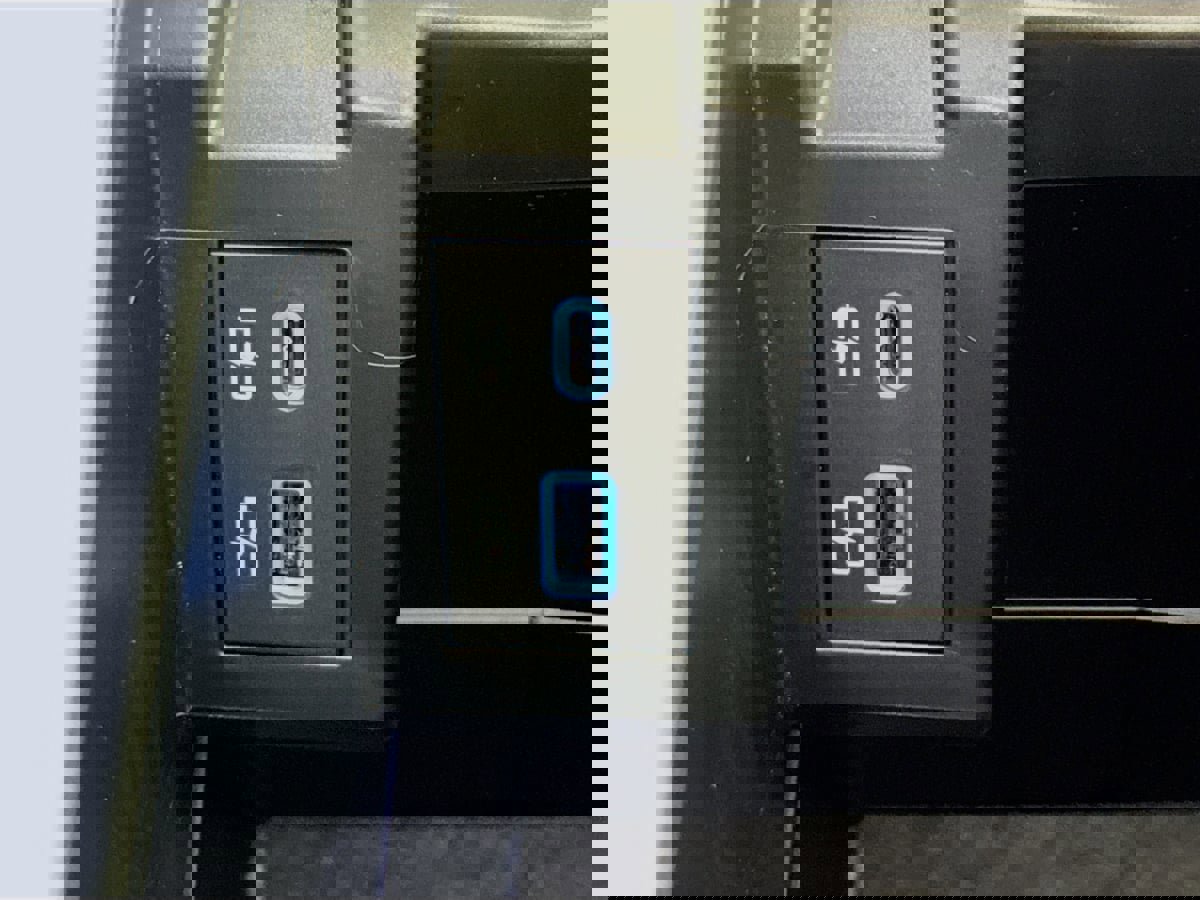 Used 2024 Toyota Sienna XLE image 17